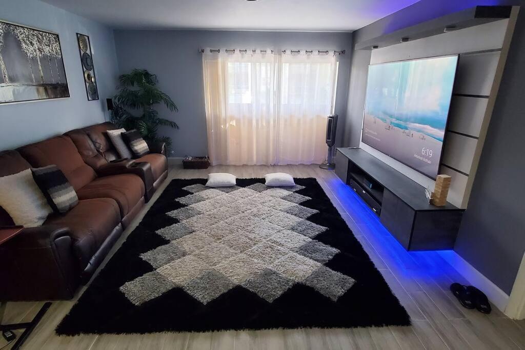 Fully Furnished, Beautiful, Spacious Two Bedroom Condo Lauderhill Luaran gambar