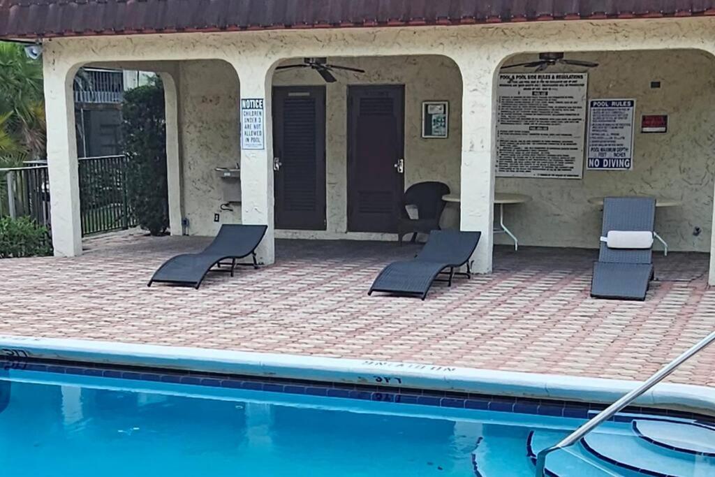 Fully Furnished, Beautiful, Spacious Two Bedroom Condo Lauderhill Luaran gambar