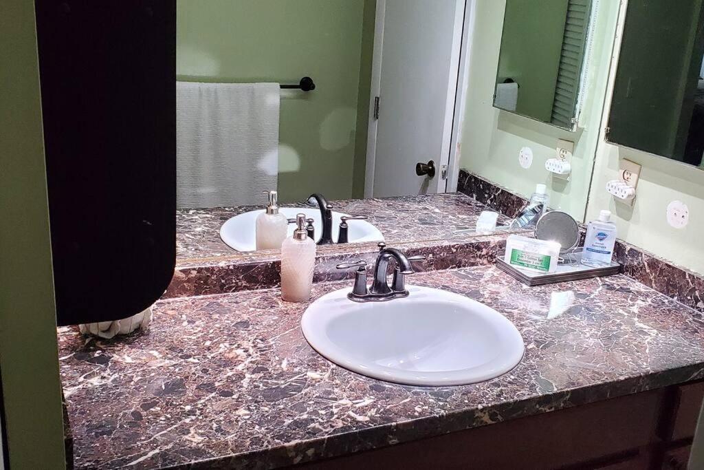 Fully Furnished, Beautiful, Spacious Two Bedroom Condo Lauderhill Luaran gambar