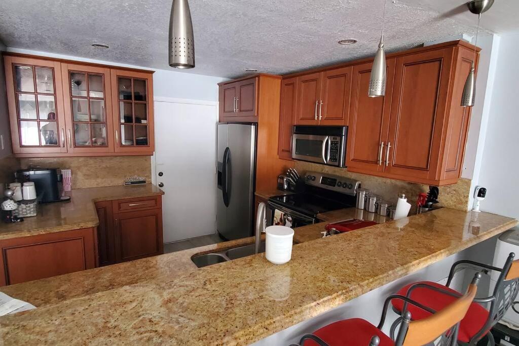 Fully Furnished, Beautiful, Spacious Two Bedroom Condo Lauderhill Luaran gambar