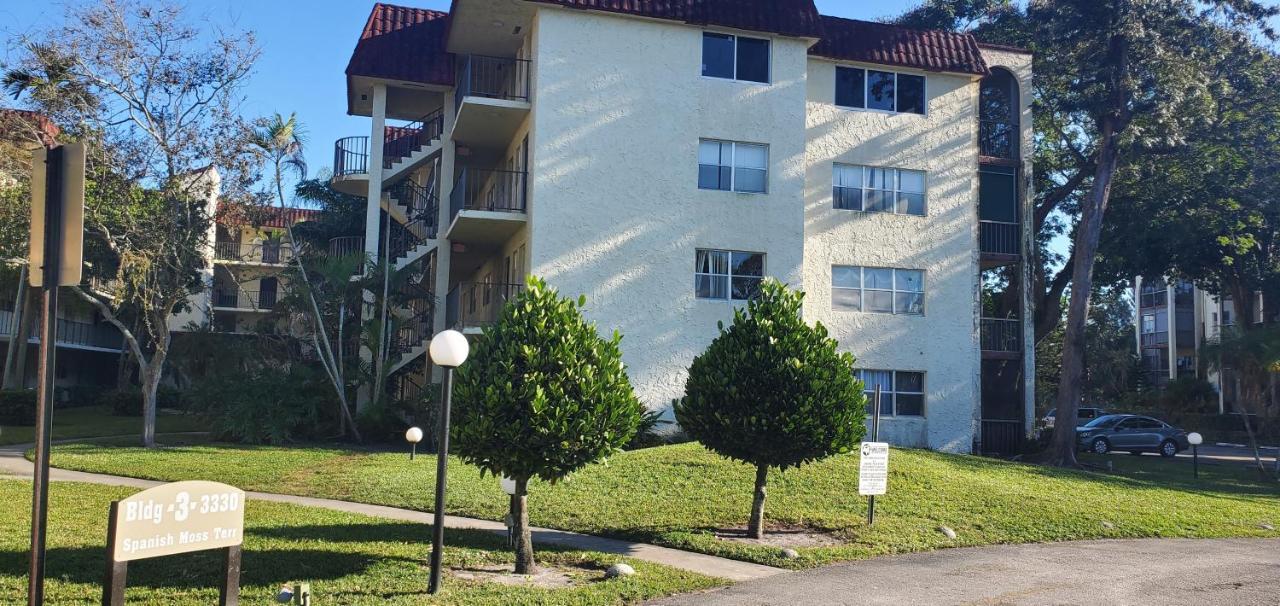 Fully Furnished, Beautiful, Spacious Two Bedroom Condo Lauderhill Luaran gambar